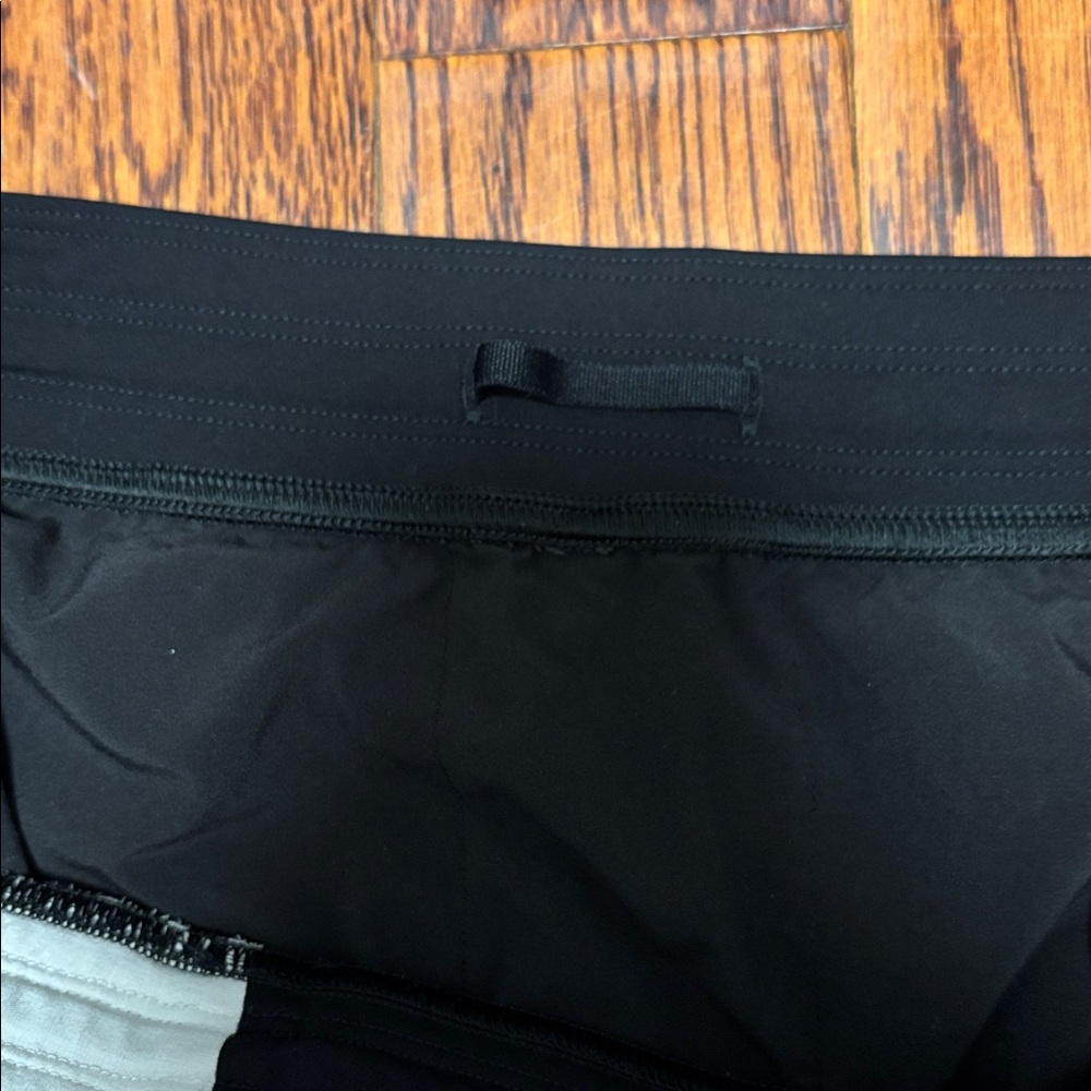 Lululemon Black & White Joggers Women’s Size: 14 - Picture 9 of 9